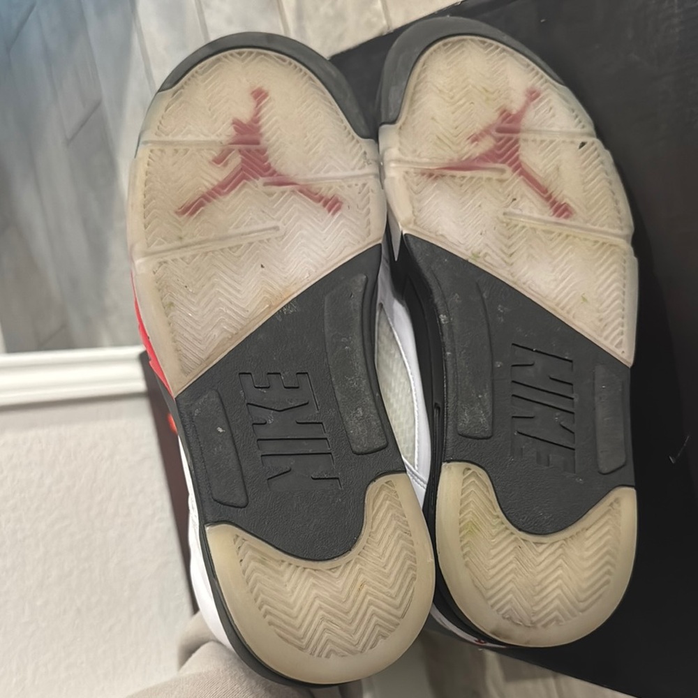 Nike Air Jordan 5 Retro White Red Sneakers - Picture 6 of 6